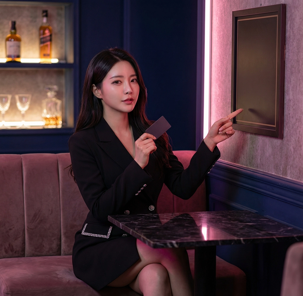 강남 달토 가격 정보를 설명하는 섹시한 한국 여성 모델의 고급 유흥 분위기 홍보 이미지